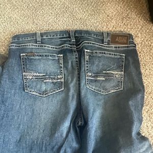Men’s Ariat Straight M5 jeans